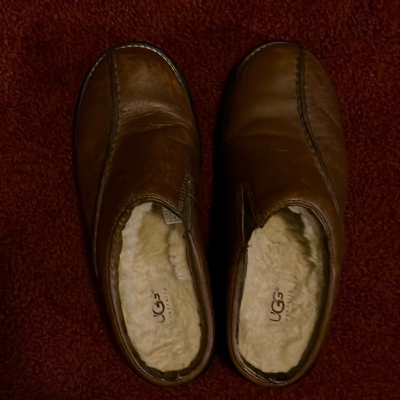 Ladies brown pair of leather UGG, Australia, size 7 in USA - Picture 3 of 5